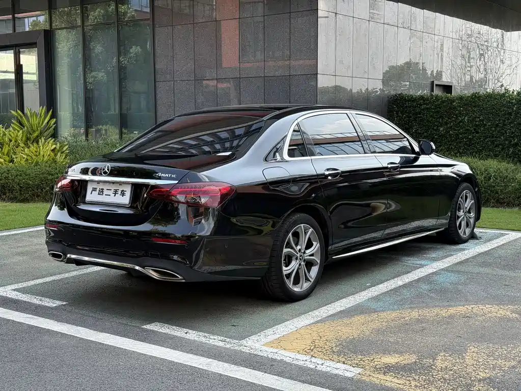 Mercedes-Benz E-Class — миниатюра 15