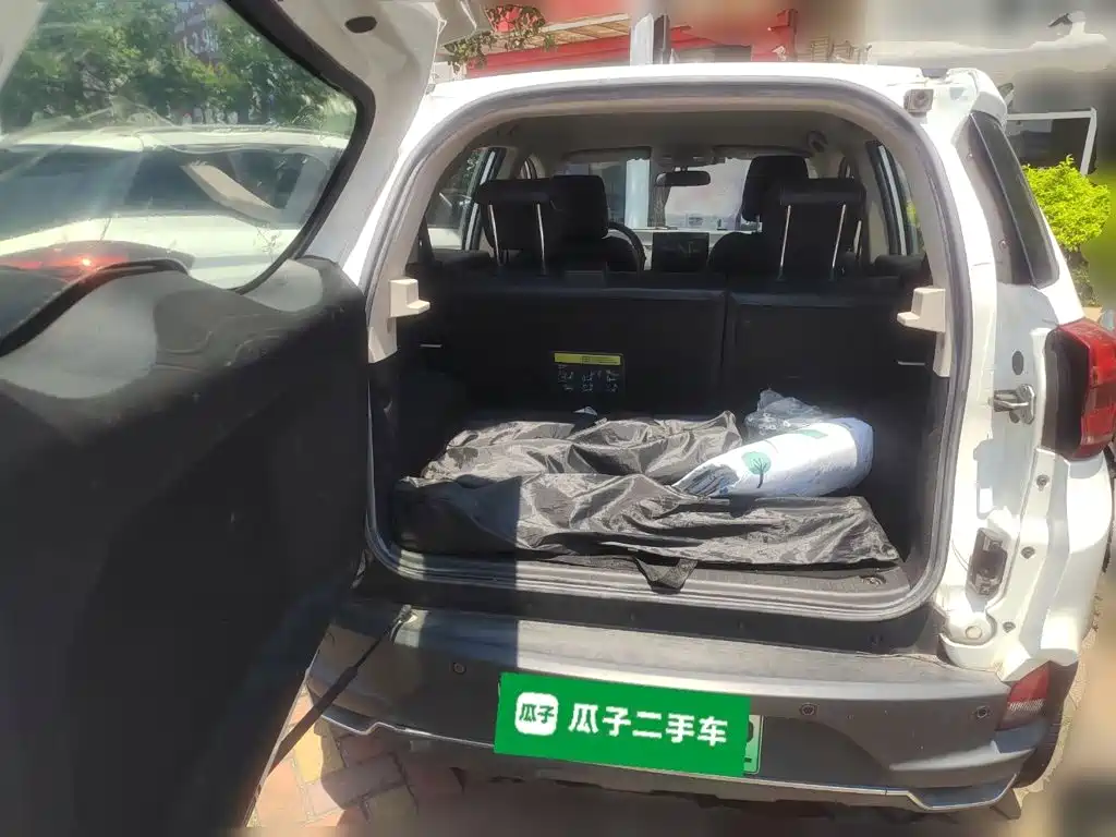 BYD Yuan EV — миниатюра 10