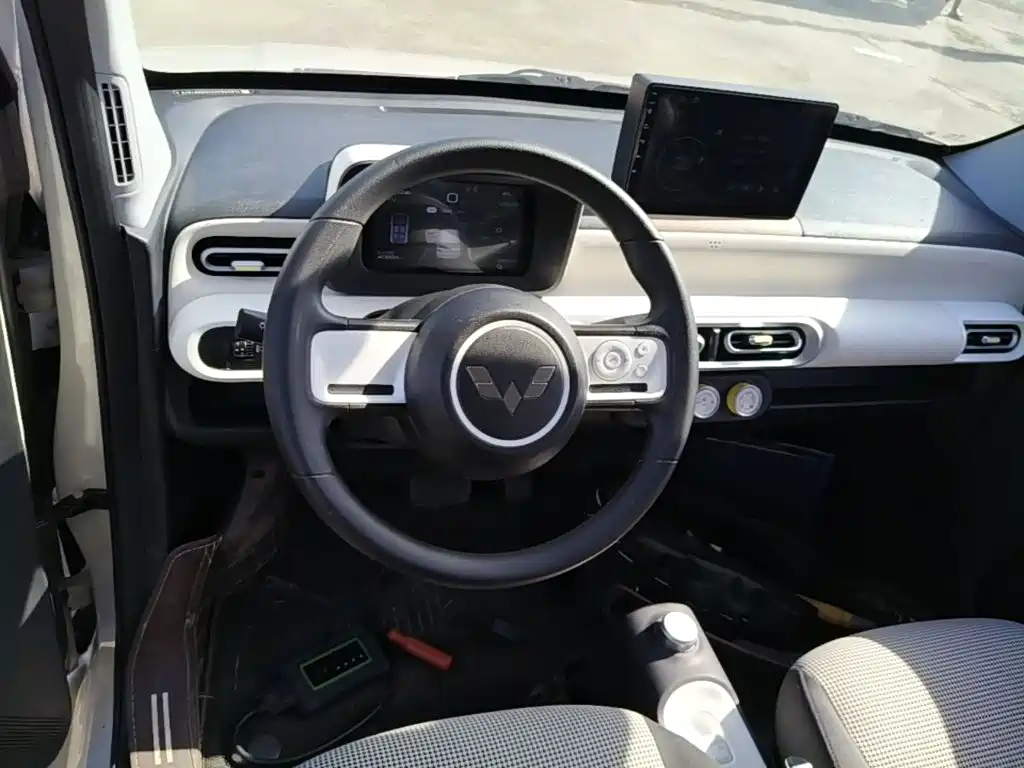 Wuling MINIEV — миниатюра 11