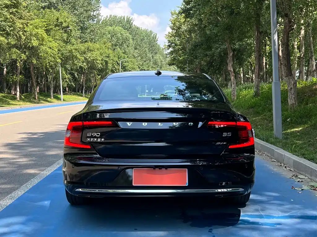 Volvo S90 2024 B5 Luxury