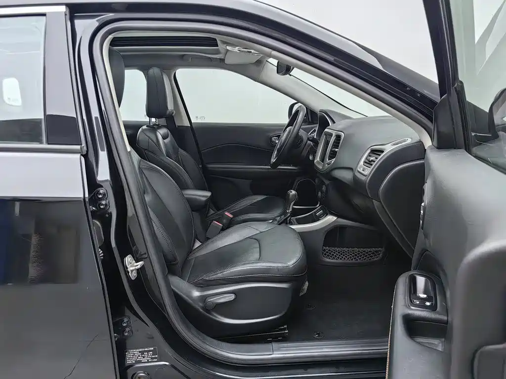 Jeep Compass — миниатюра 23