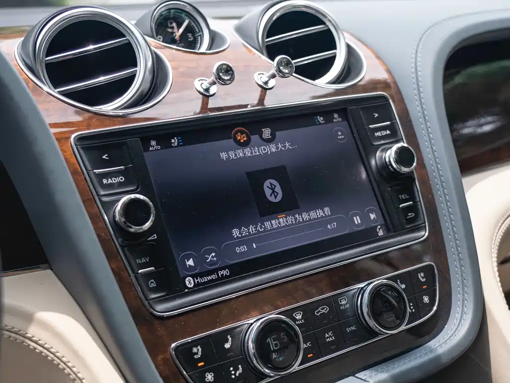 Bentley Bentayga — миниатюра 20