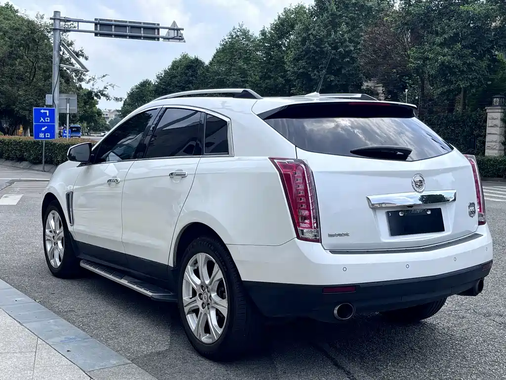 Cadillac SRX — миниатюра 6