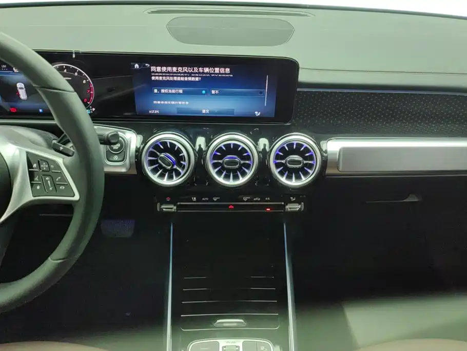 Mercedes-Benz GLB — миниатюра 13
