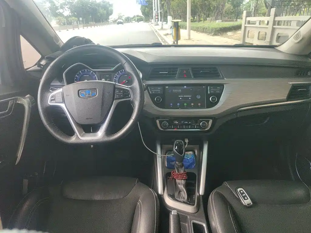 Geely Vision X3 — миниатюра 13
