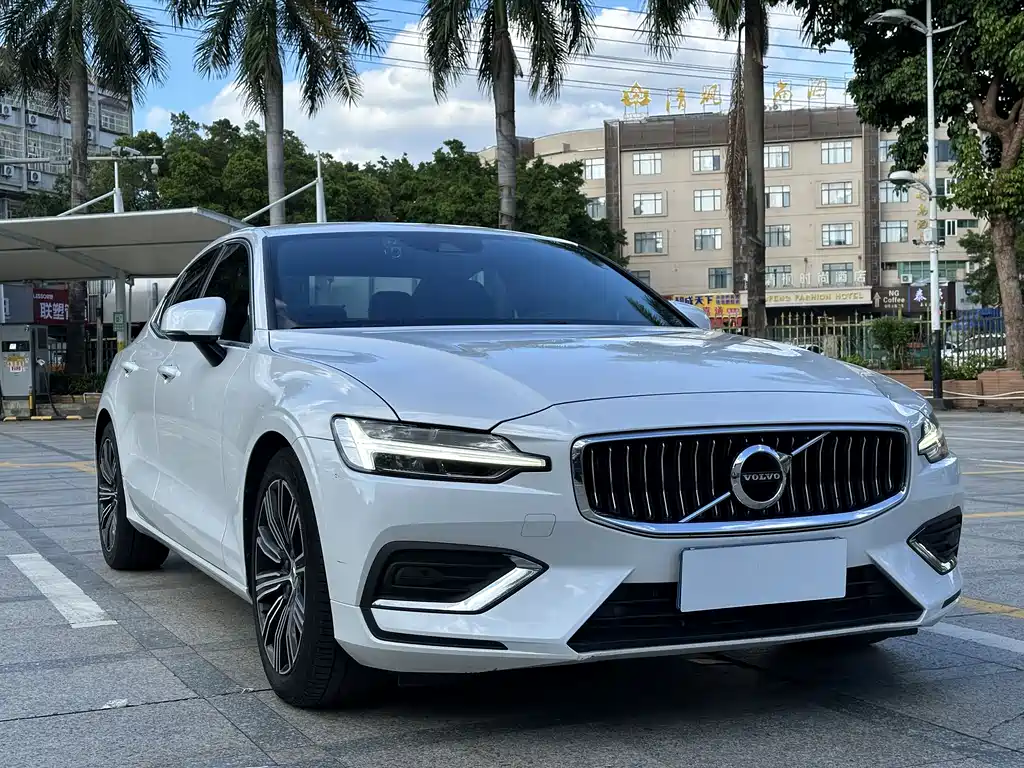 Volvo S60 2021 T4 Luxury