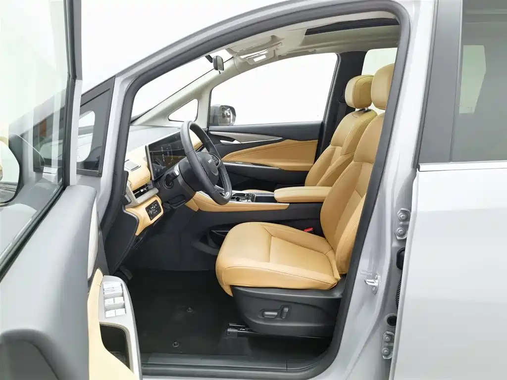 SAIC MAXUS CHASE G50 PLUG IN HYBRID