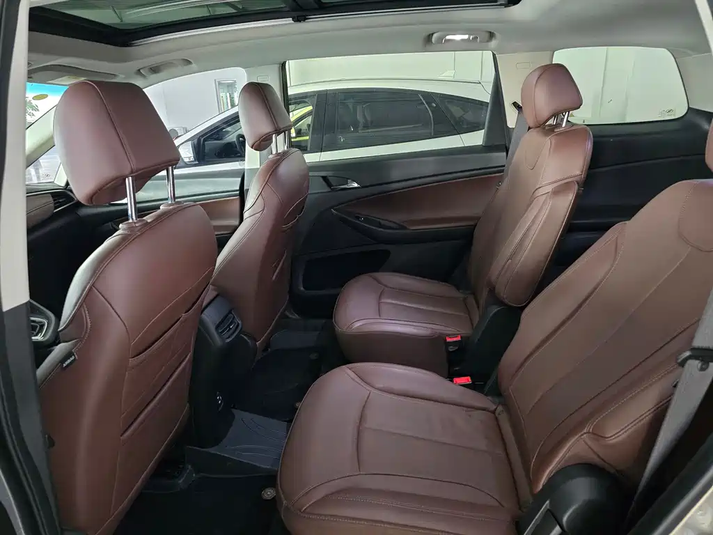Buick GL6 — миниатюра 10