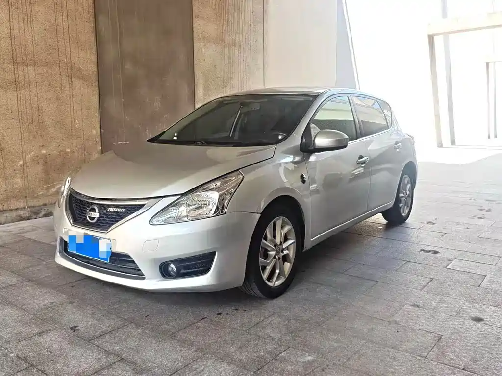 Nissan Tiida 2012