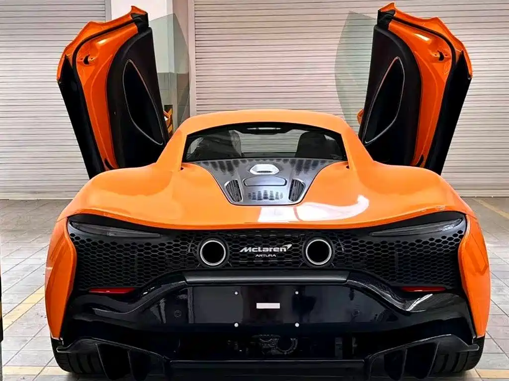 MCLAREN ARTURA