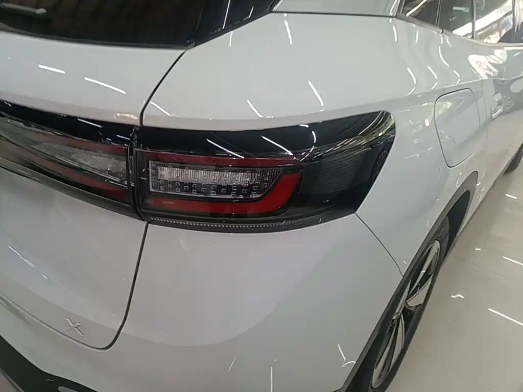Volkswagen ID.4 X — миниатюра 8