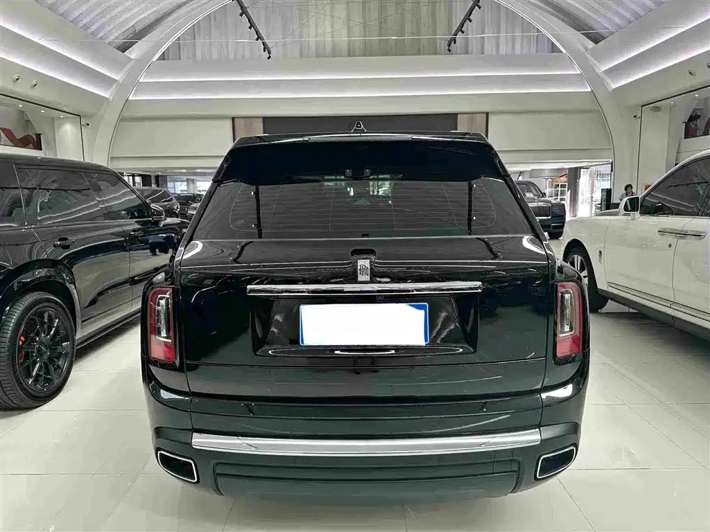 Rolls-Royce Cullinan — миниатюра 20