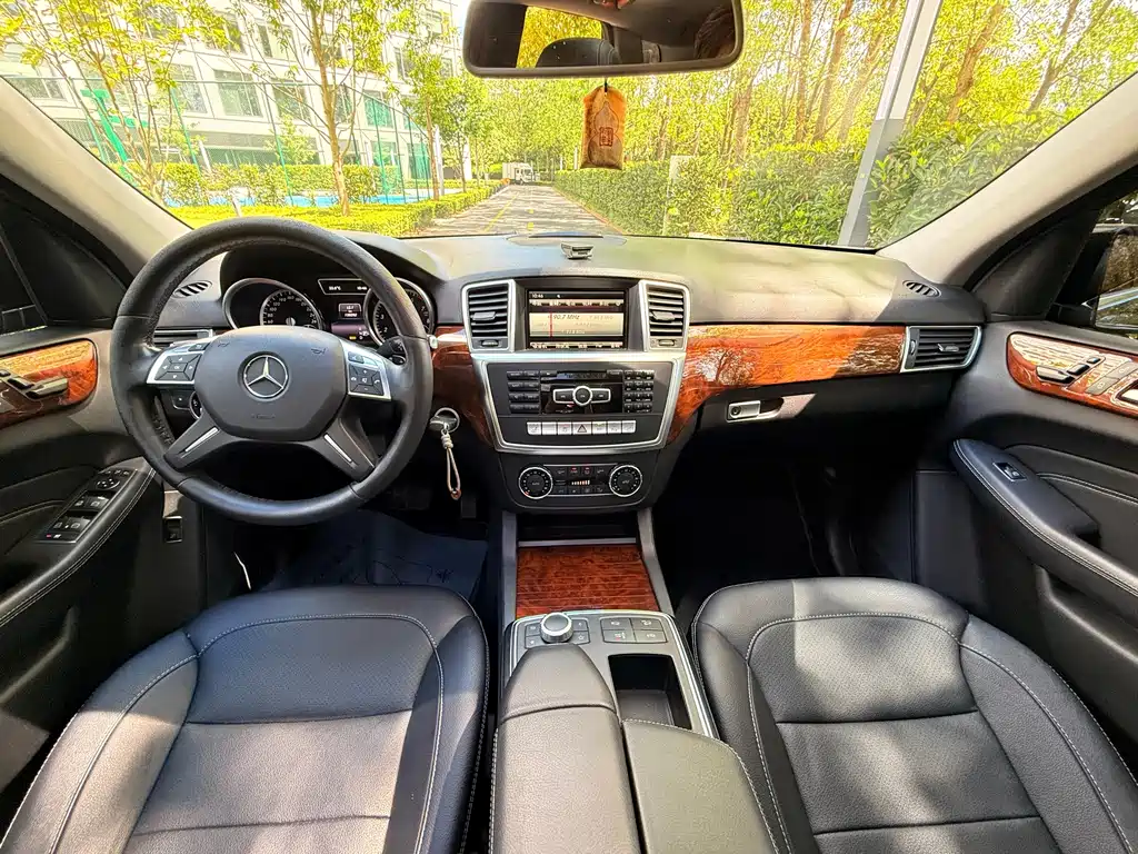 Mercedes-Benz M-Class — миниатюра 8