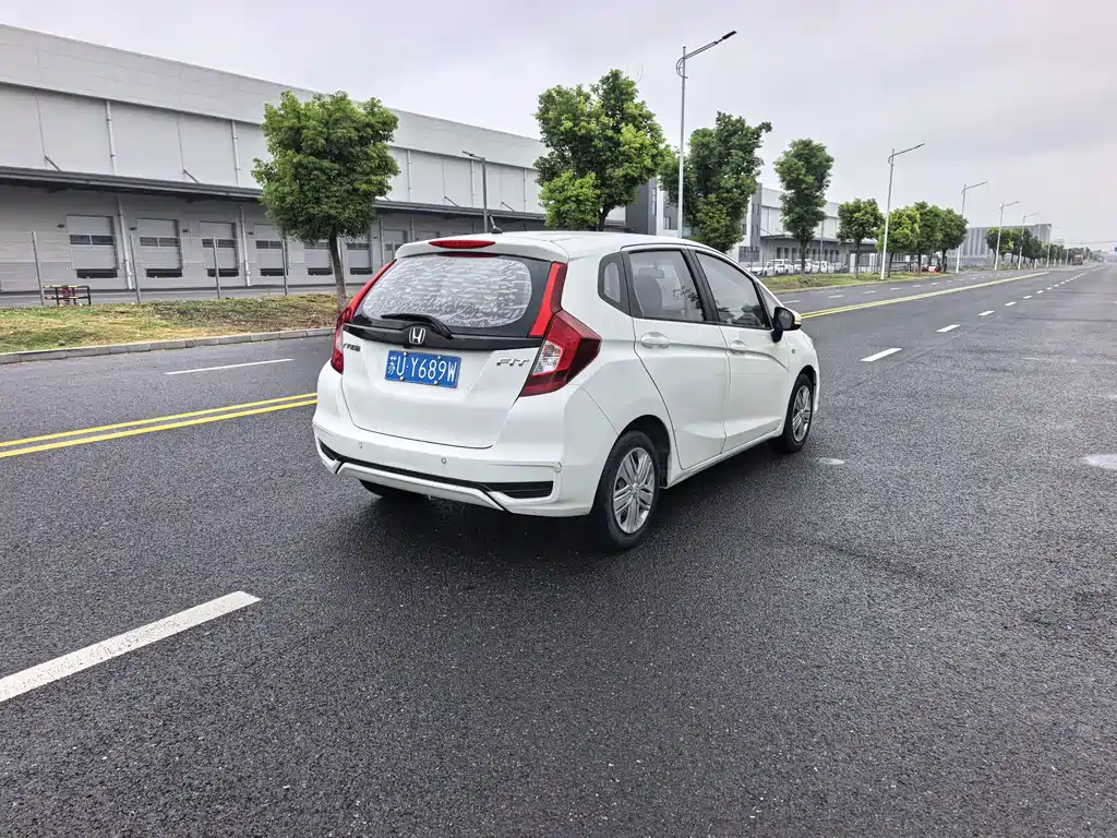 Honda Fit — миниатюра 11