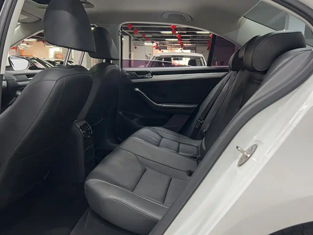 Volkswagen Sagitar — миниатюра 10