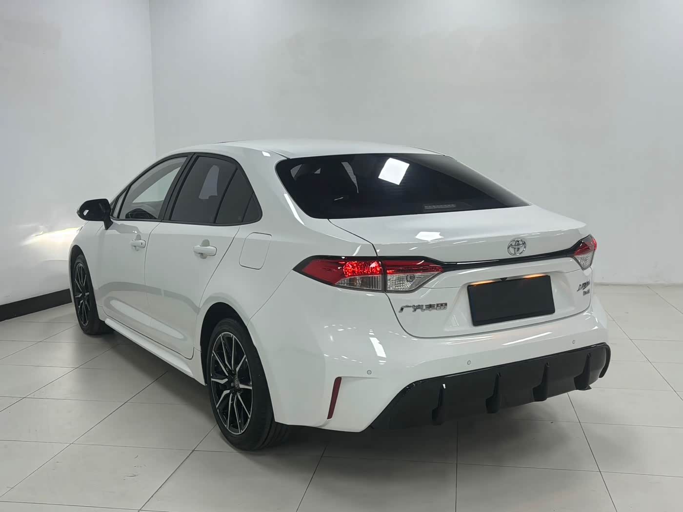 Toyota Levin 1.2 л 2023 г. Белый, пробег 3500 км