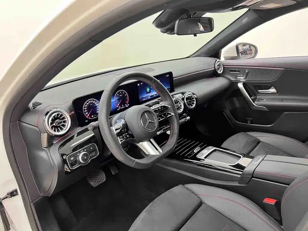 Mercedes-Benz A-Class — миниатюра 10