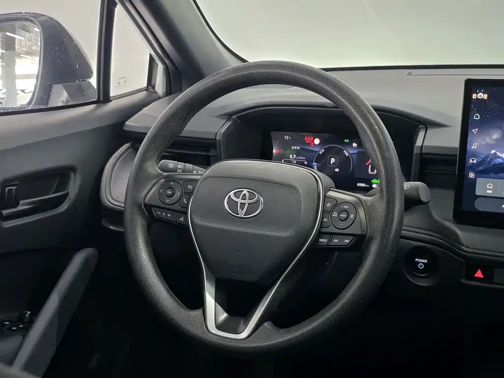 Toyota Frontlander — миниатюра 7