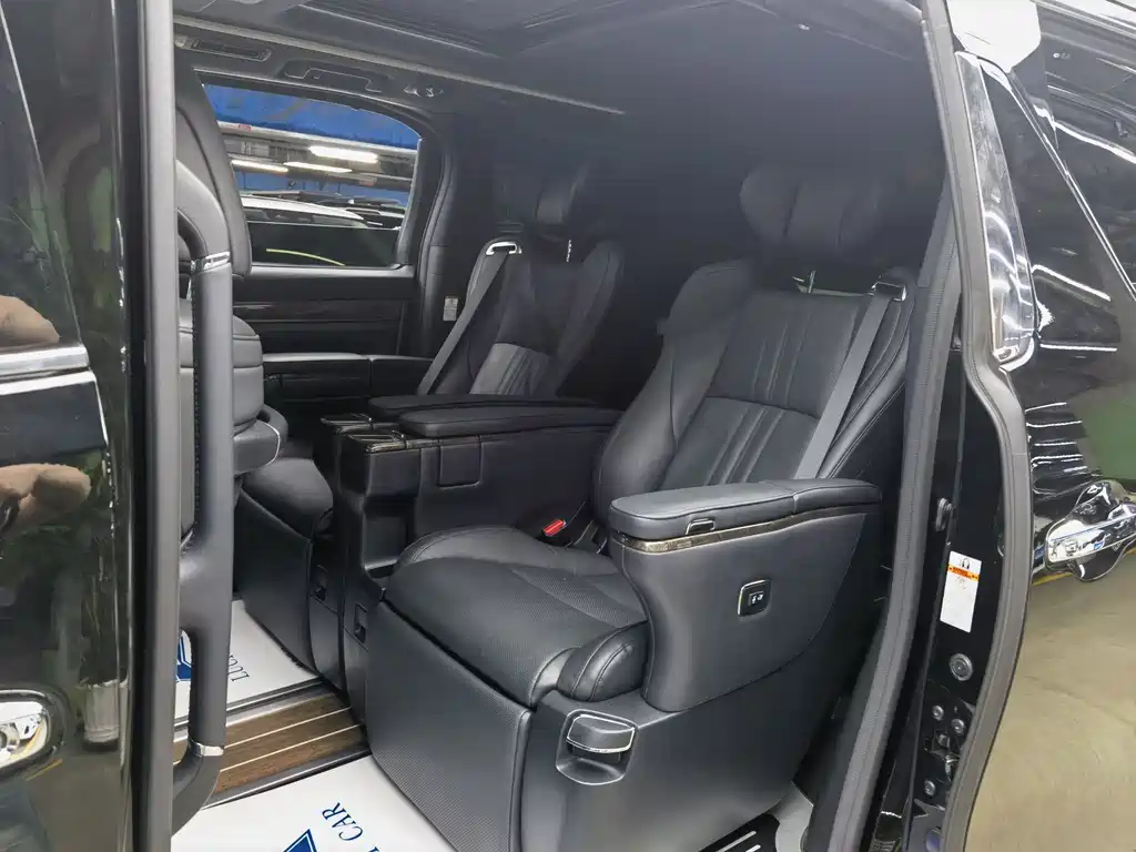Toyota Vellfire 2021 2.5L HV Luxury