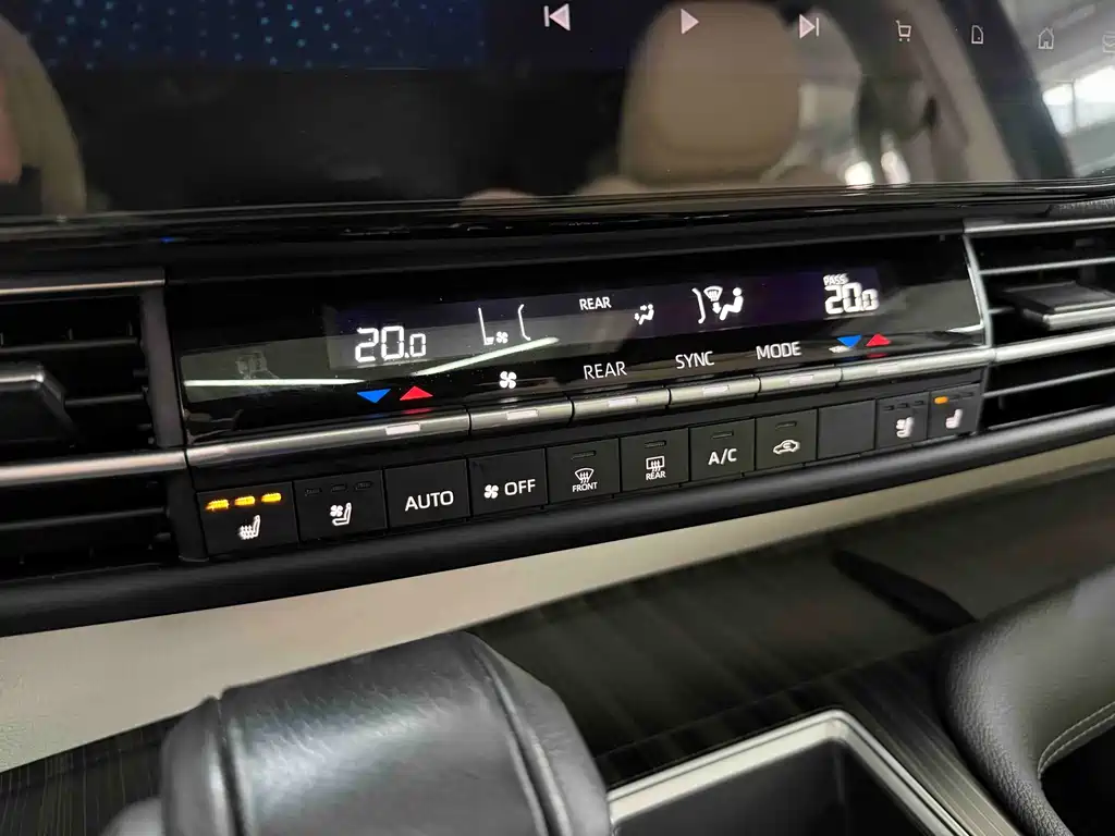 Toyota Sienna 2023 2.5L Luxury