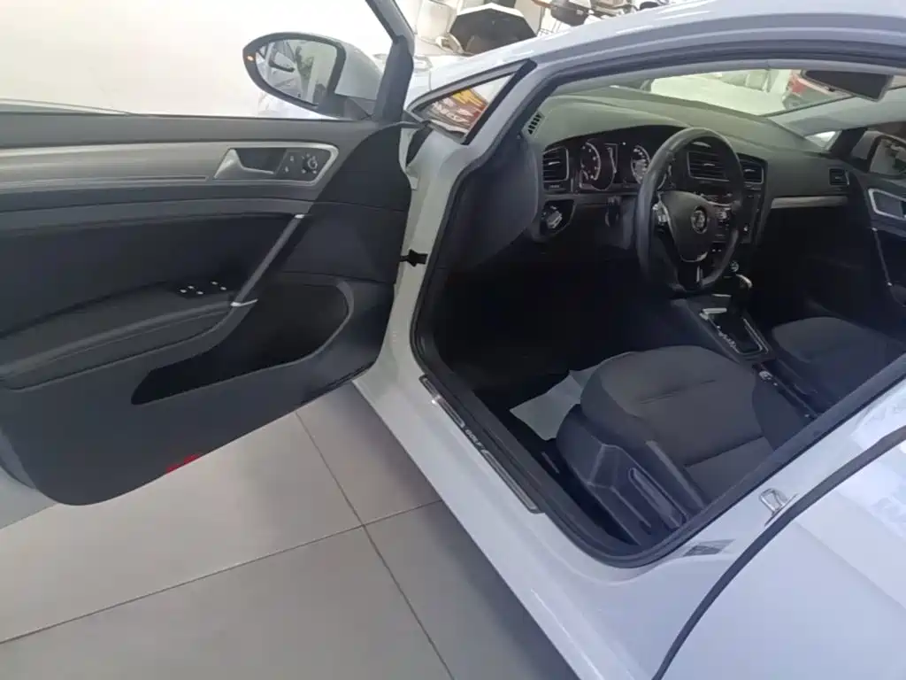 Volkswagen Golf — миниатюра 16