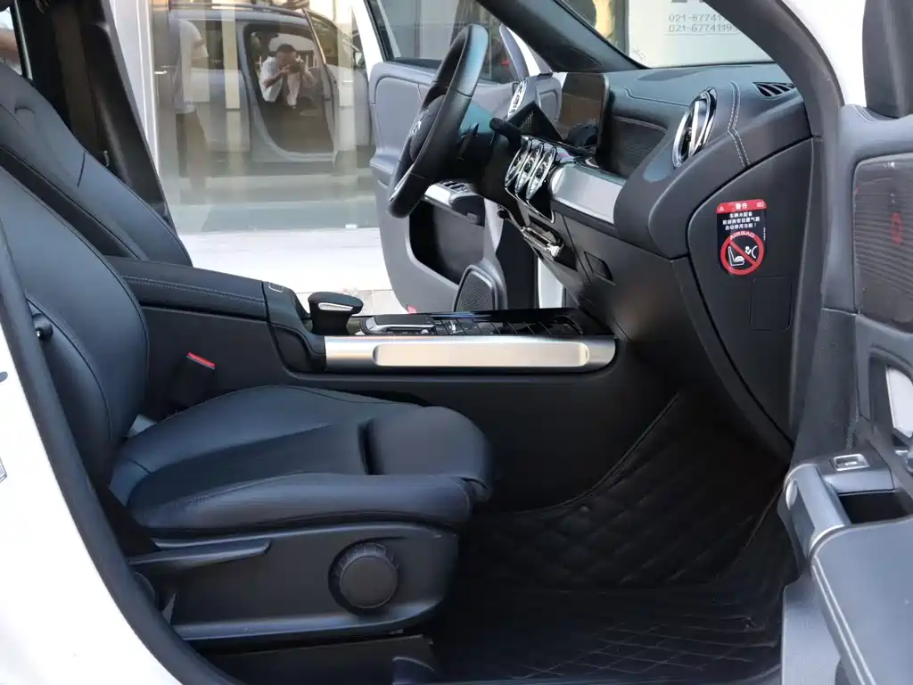 Mercedes-Benz GLB — миниатюра 4