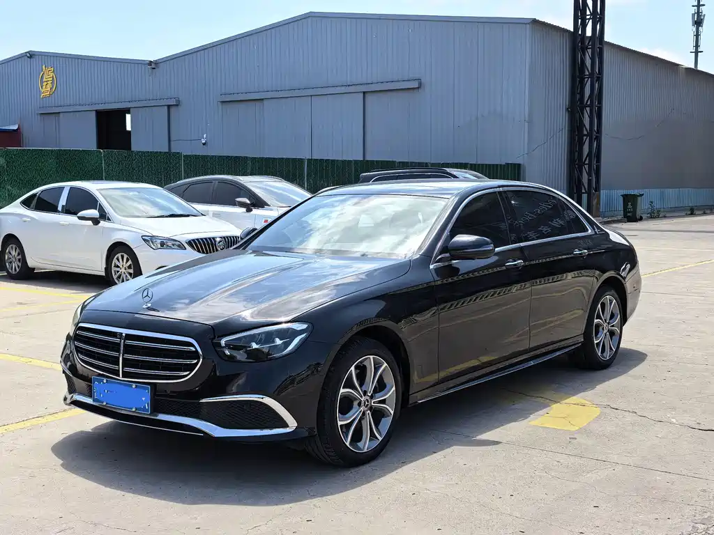 Mercedes-Benz E-Class 2022