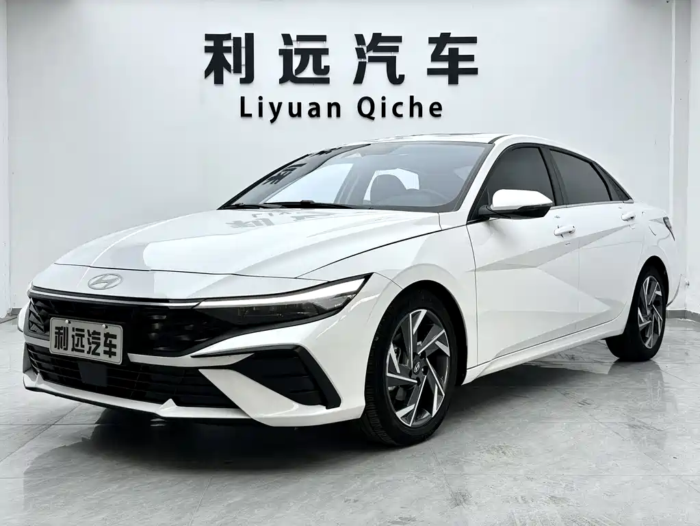 Hyundai Elantra 2025