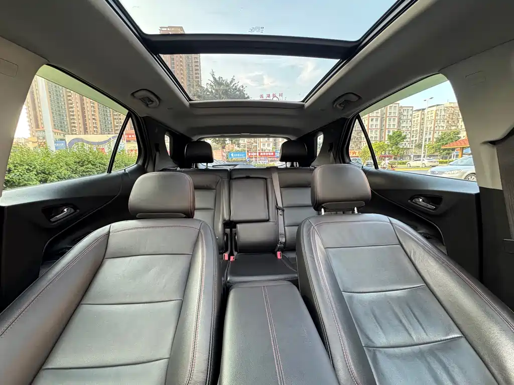 Chevrolet Equinox — миниатюра 14