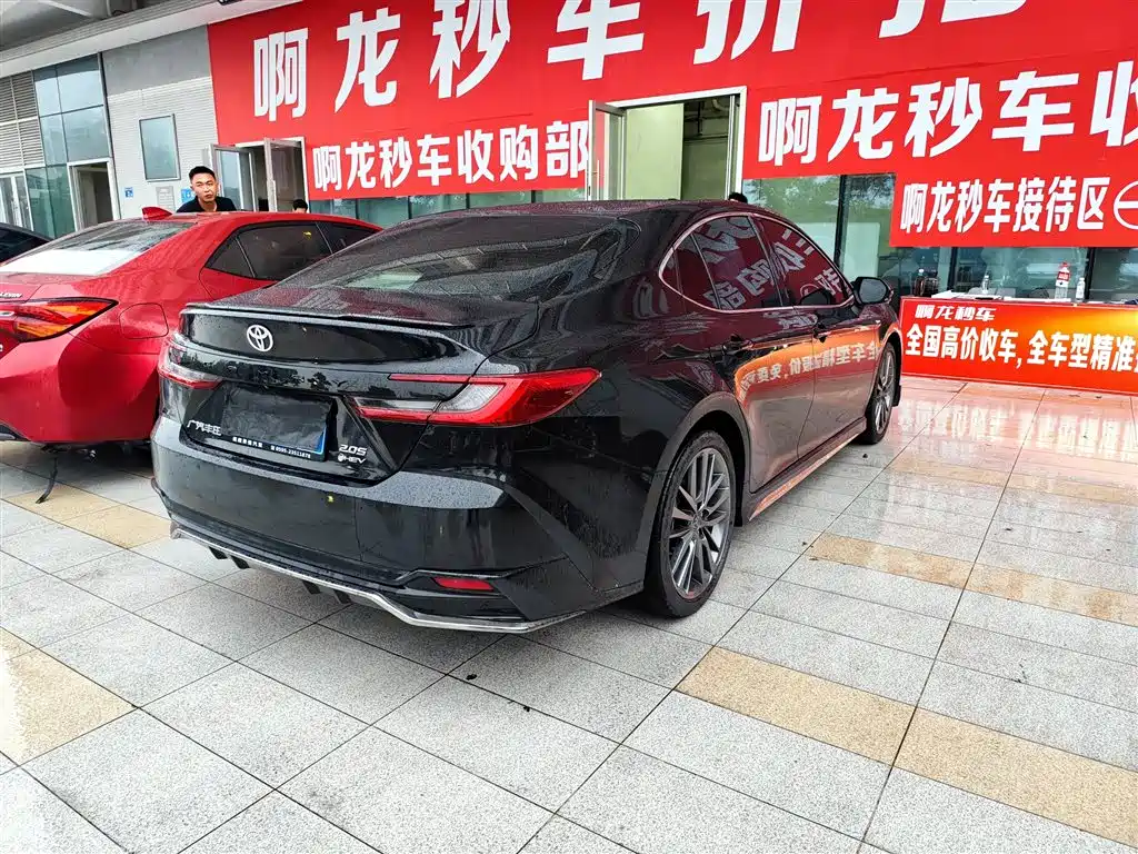 Toyota Camry — миниатюра 9