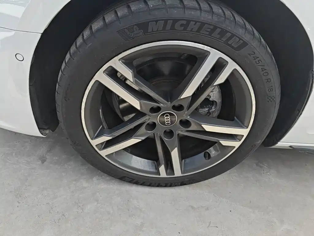 Audi A4L — миниатюра 23