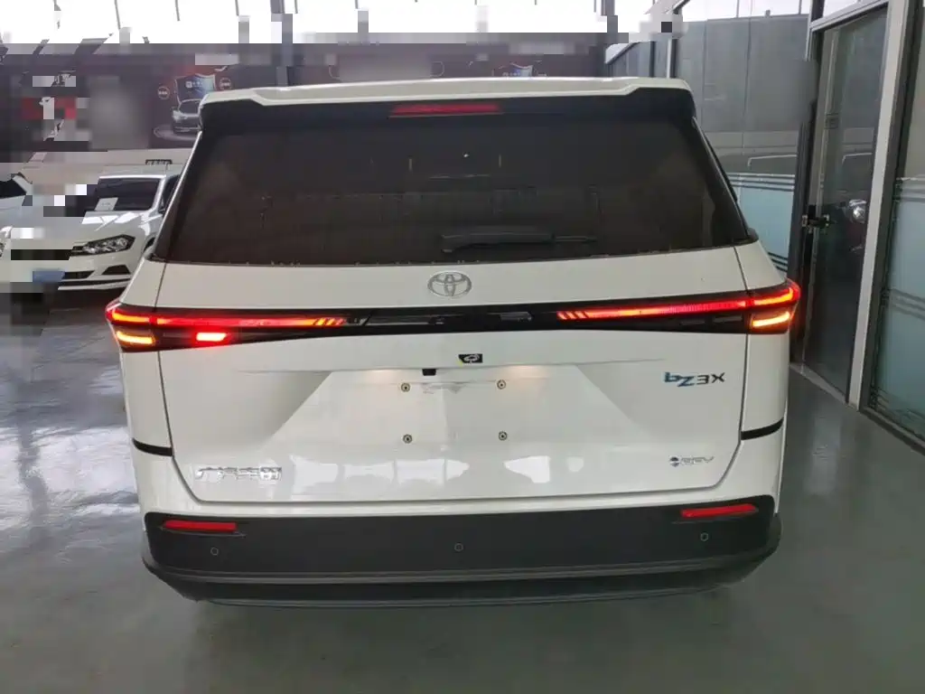 Toyota bZ3X — миниатюра 6