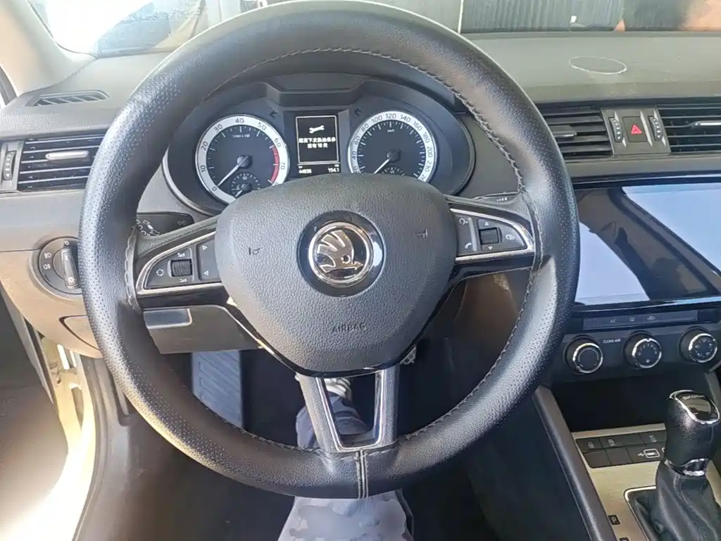Skoda Octavia — миниатюра 11