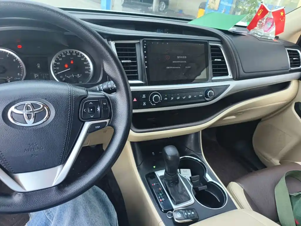 Toyota Highlander — миниатюра 10