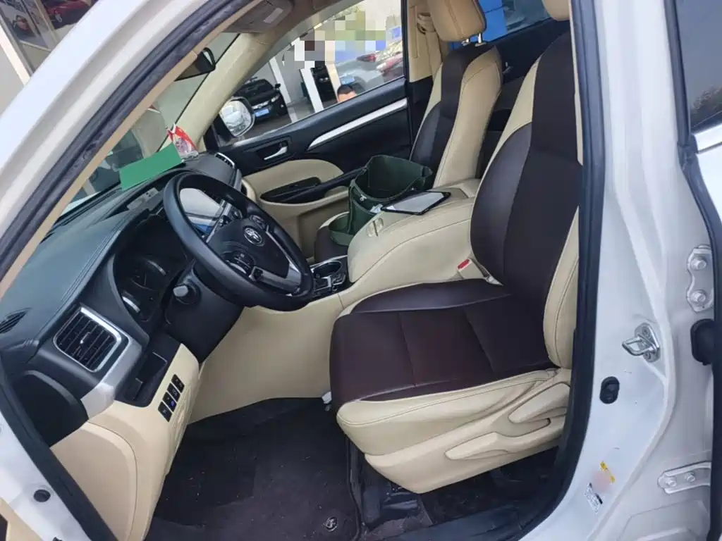 Toyota Highlander — миниатюра 15