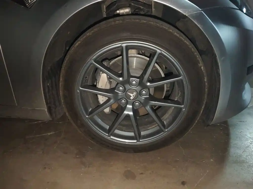Tesla Model 3 — миниатюра 8