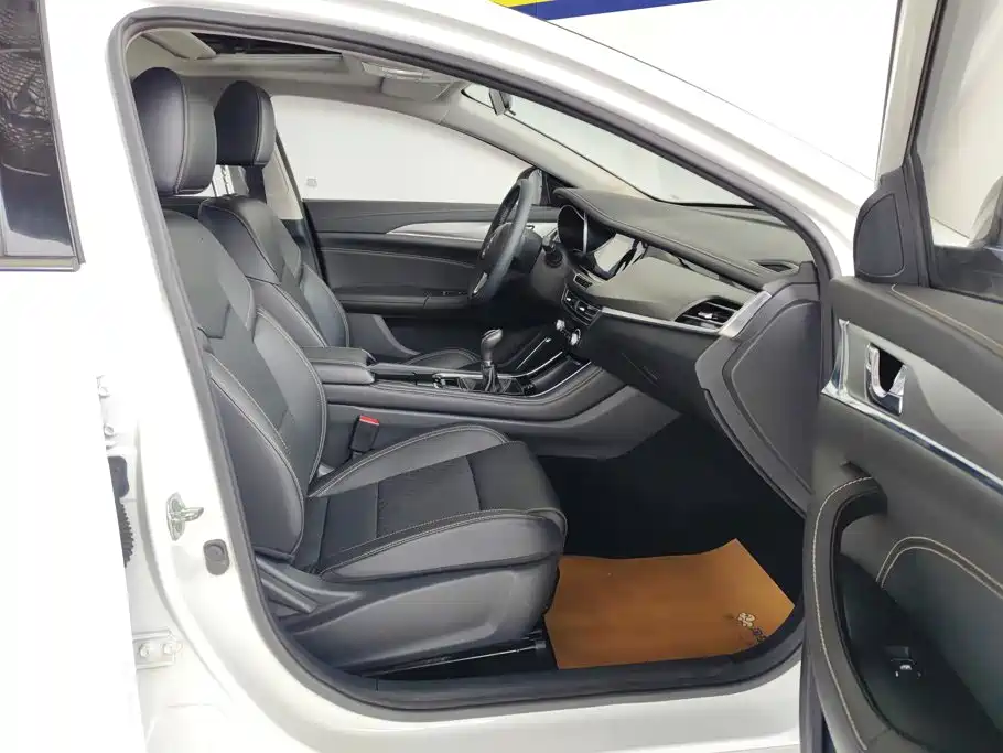 Changan Eado 2018 1.6L GDI MT Fashion