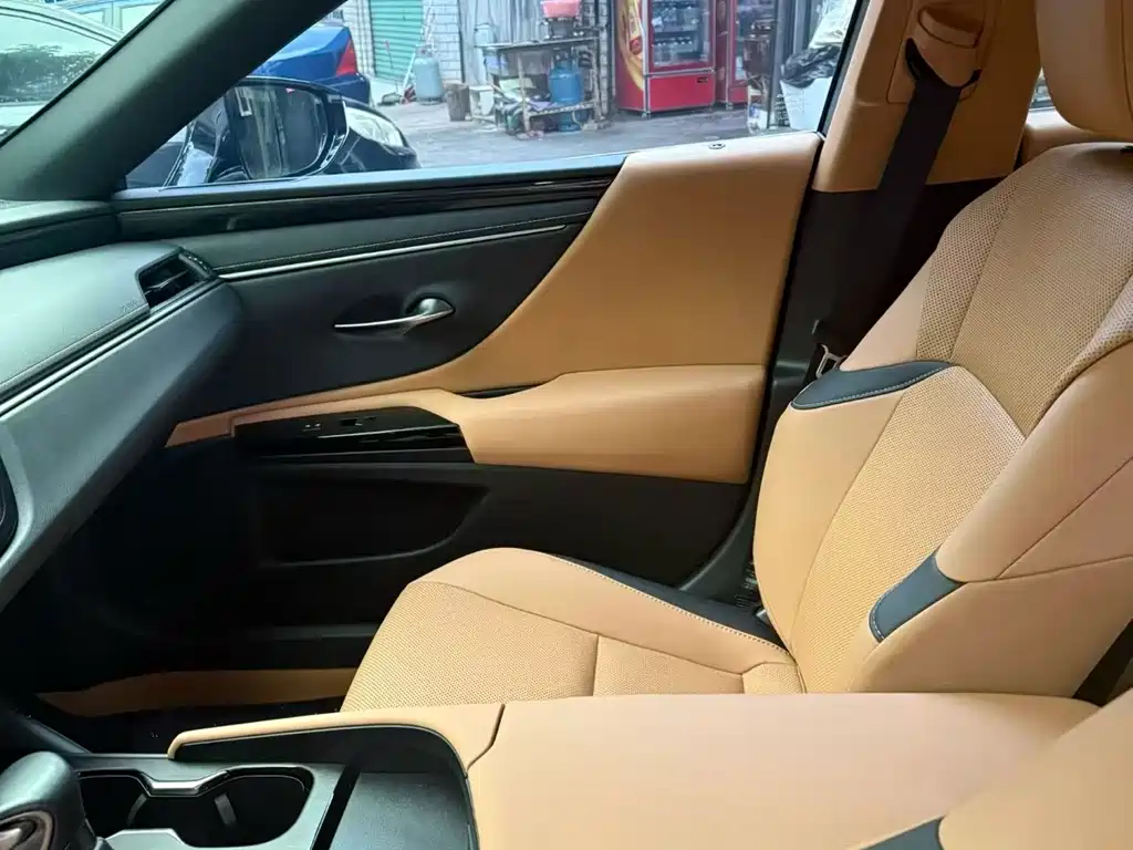 Lexus ES 2023 200