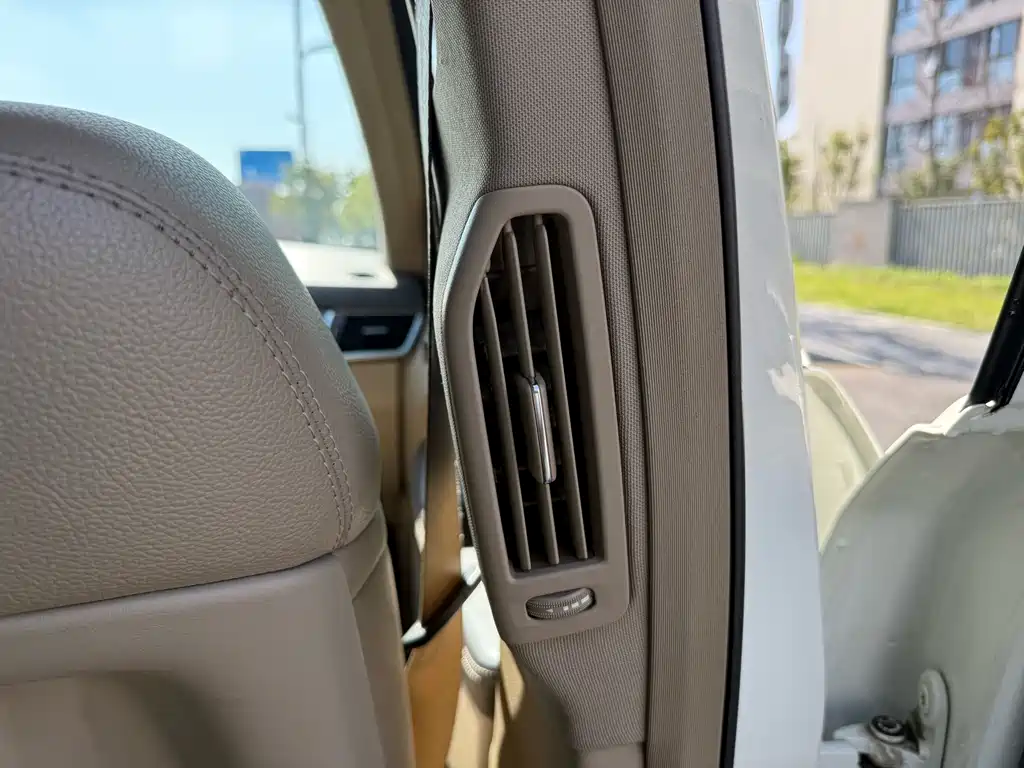 Mercedes-Benz M-Class — миниатюра 13