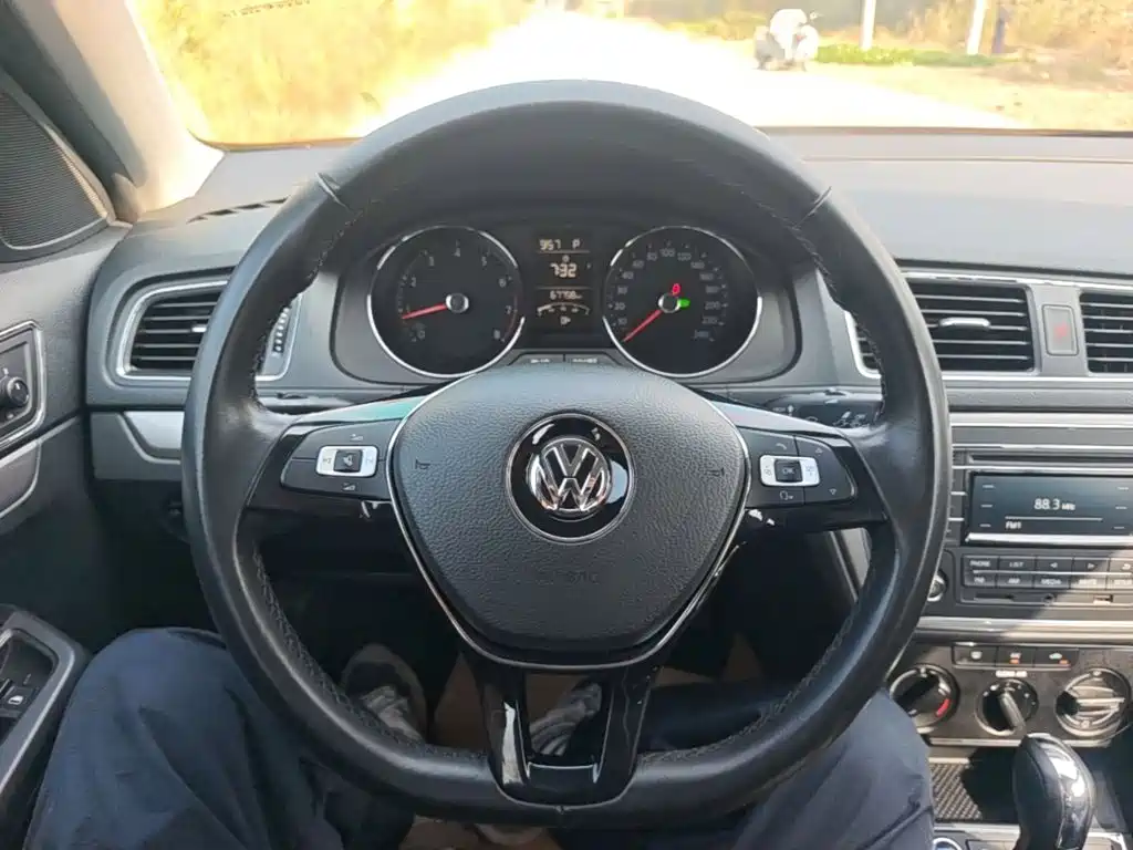 Volkswagen Lavida — миниатюра 11