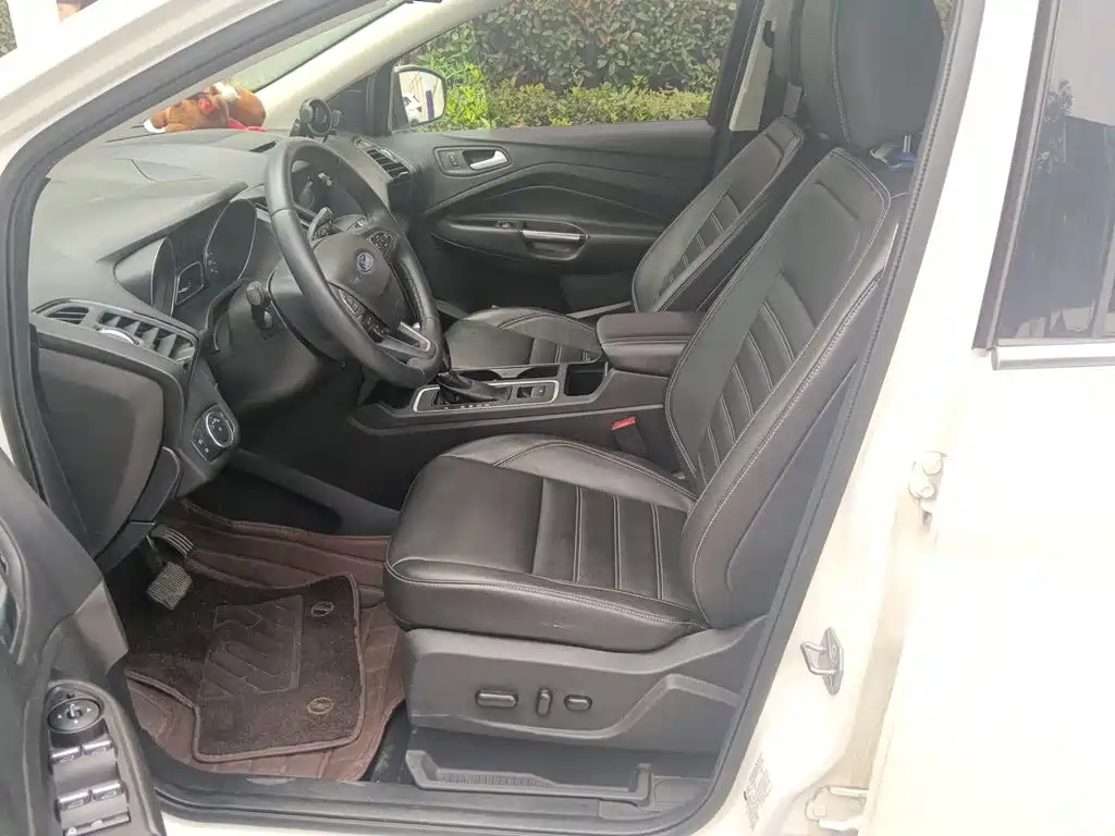 Ford Kuga — миниатюра 8