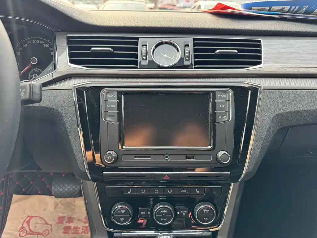 Volkswagen Passat — миниатюра 7