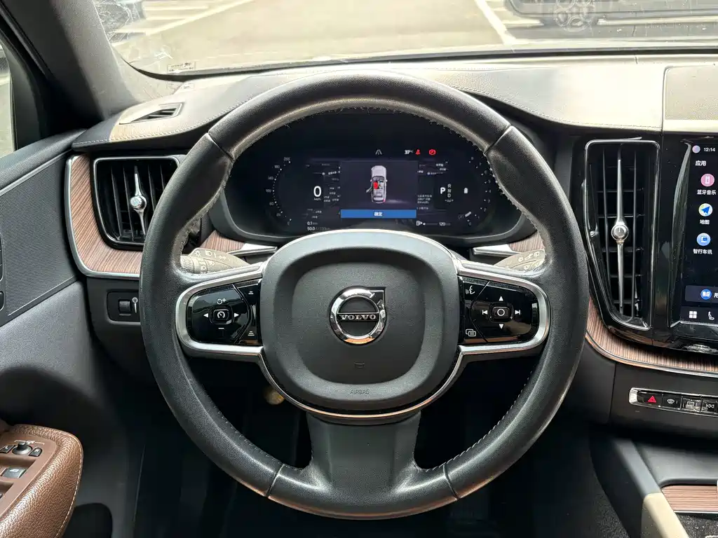 Volvo XC60 — миниатюра 11
