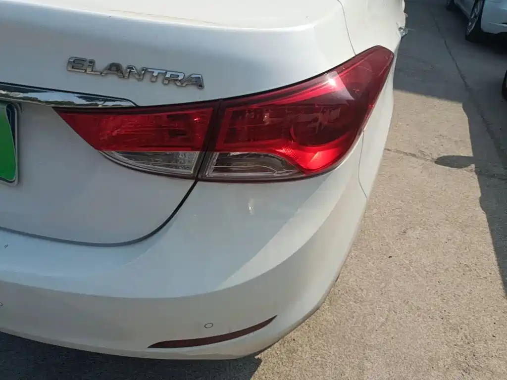 Hyundai Elantra Langdong — миниатюра 8