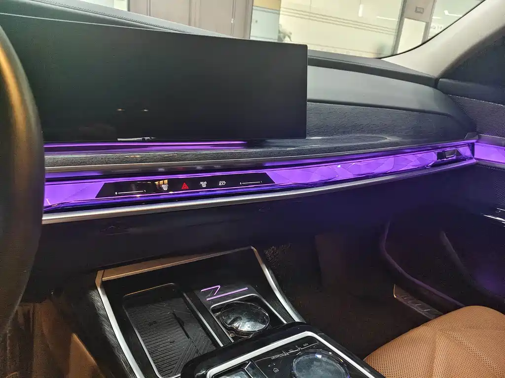 BMW 7 Series — миниатюра 7