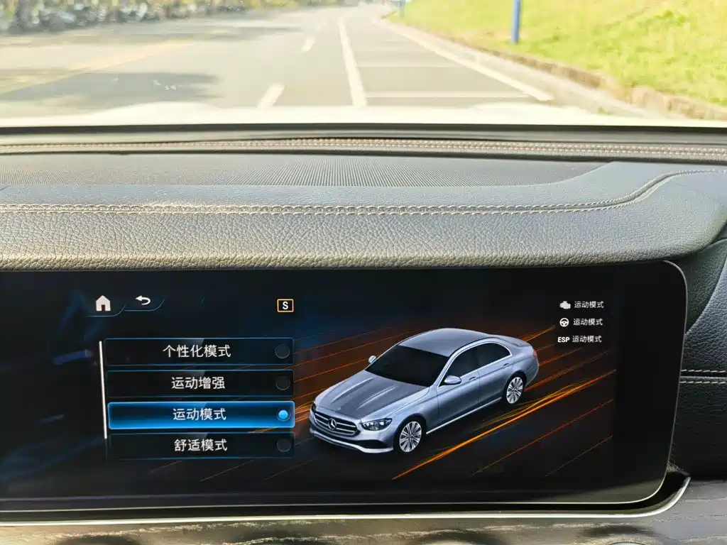 Mercedes-Benz E-Class — миниатюра 25