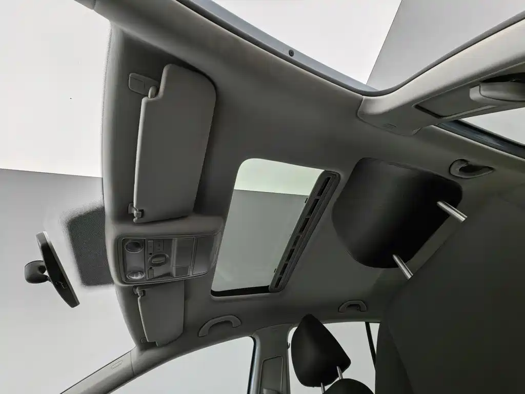 Volkswagen Golf — миниатюра 14