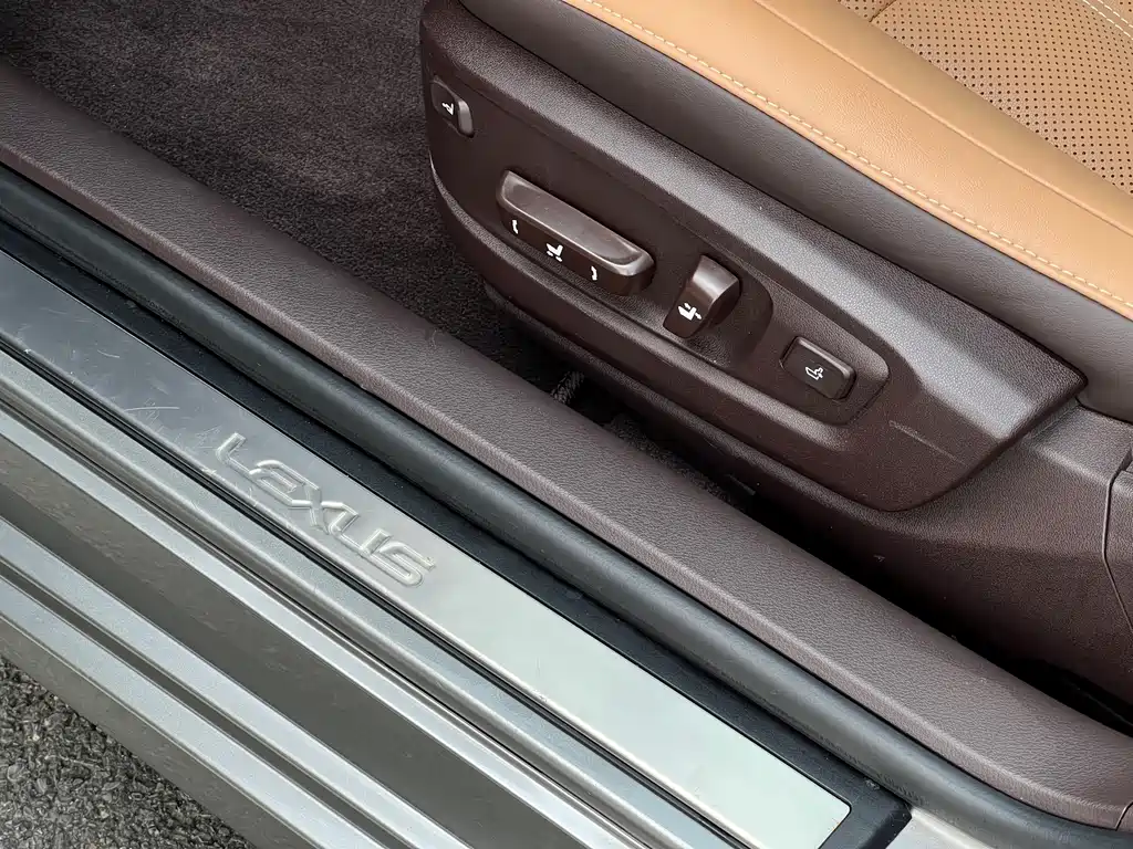 Lexus ES — миниатюра 21