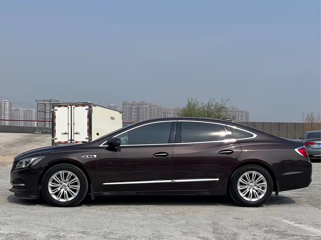Buick LaCrosse — миниатюра 7
