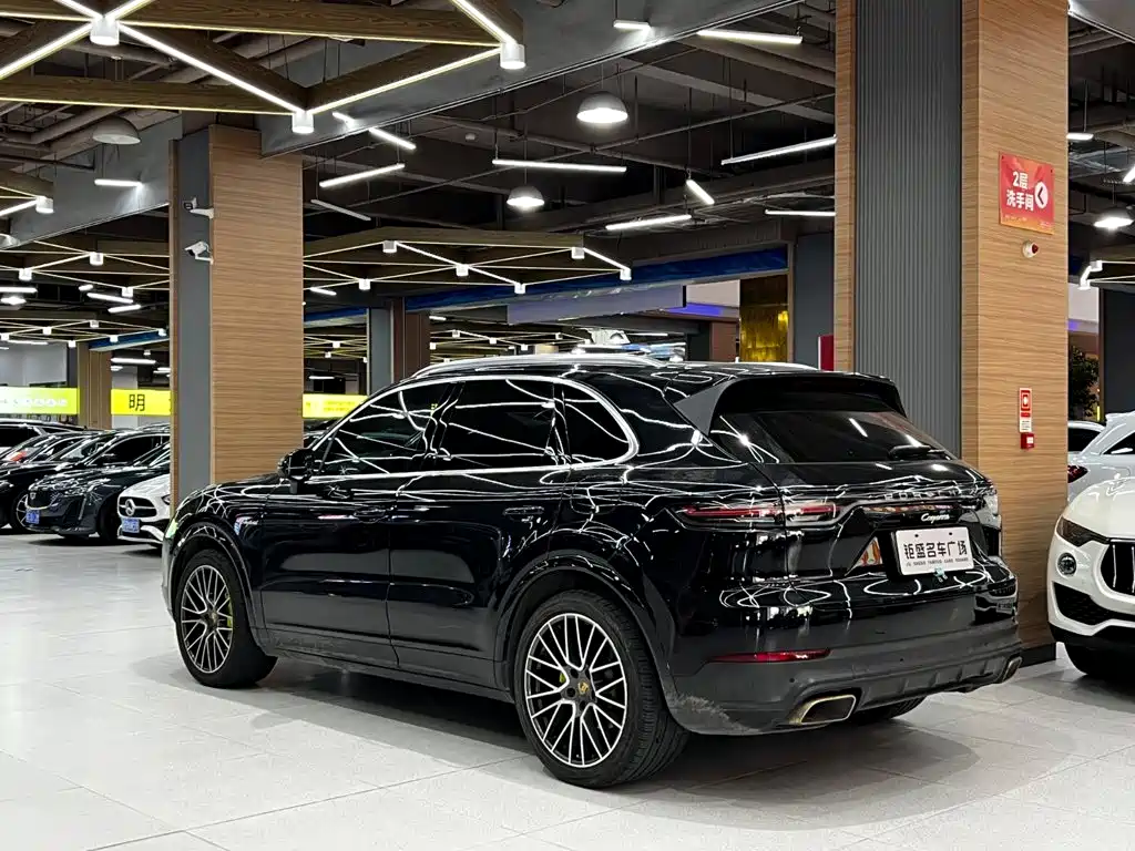 Porsche Cayenne Hybrid — миниатюра 5
